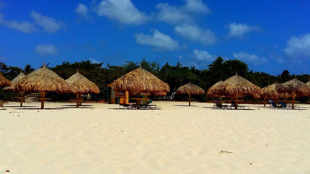 Dorado Eagle Beach Hotel Oranjestad Esterno foto