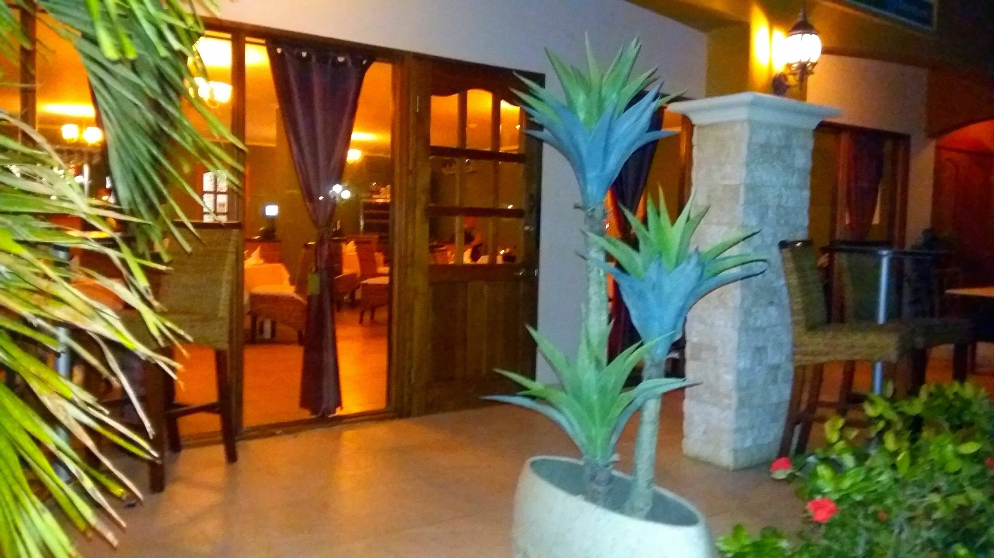Dorado Eagle Beach Hotel Oranjestad Esterno foto